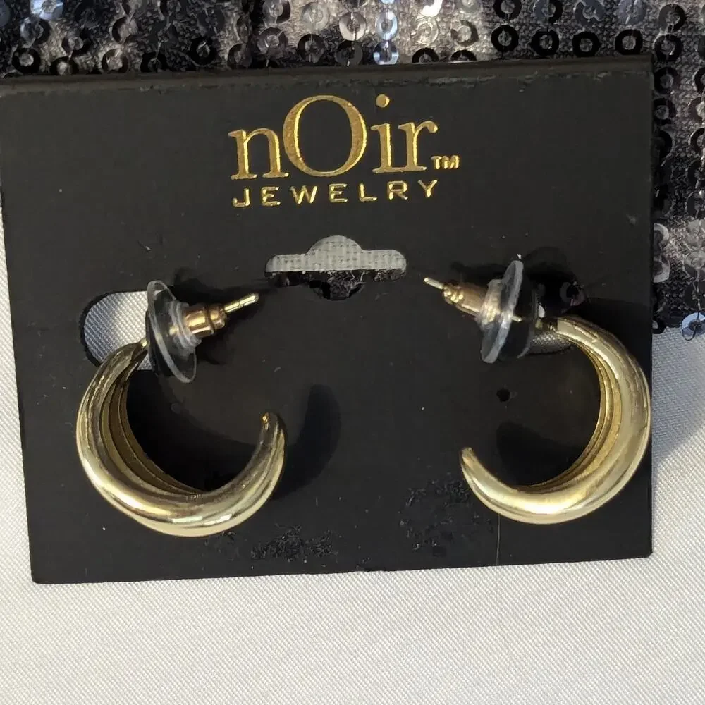 nOir Gold Half Hoop Shell Puff Earrings - Picture 4 of 4